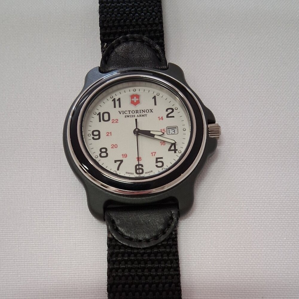 Victorinox Men’s Original XL Swiss Quartz Watch – Black (43mm)